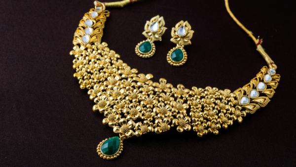 Elegant Bridal Choker
