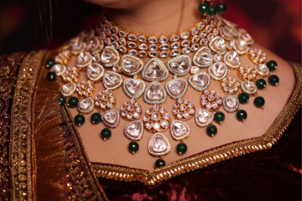 elegent Chocker Emerald Stone Choker